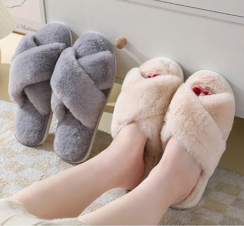 "Naisten pehmeät sisätossut, muhkea pörröinen ristikkomalli, tyylikäs hempeä sävy, täydellinen kotirentoutumiseen"