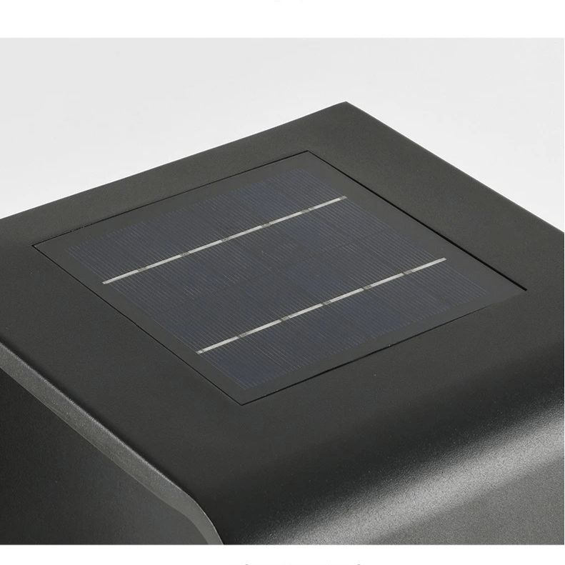 Aurinkoenergialla toimiva terassilamppu