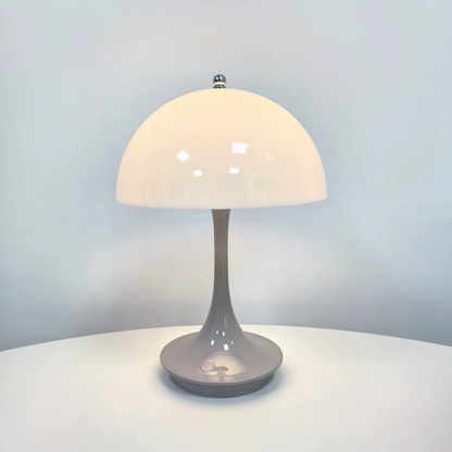 Moderni LED-pöytävalaisin, langaton ja himmennettävä