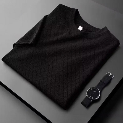 "Miesten jäätävästä silkistä tehty kevyt, hengittävä V-aukkoinen T-paita, sileä sininen materiaali, moderni istuvuus."