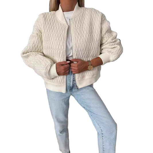 Naisten vuoritettu bomber-takki vetoketjulla, ribbausreunat, moderni leikkaus, ajaton tyyli, mukavuus lämpimänä pysyen.