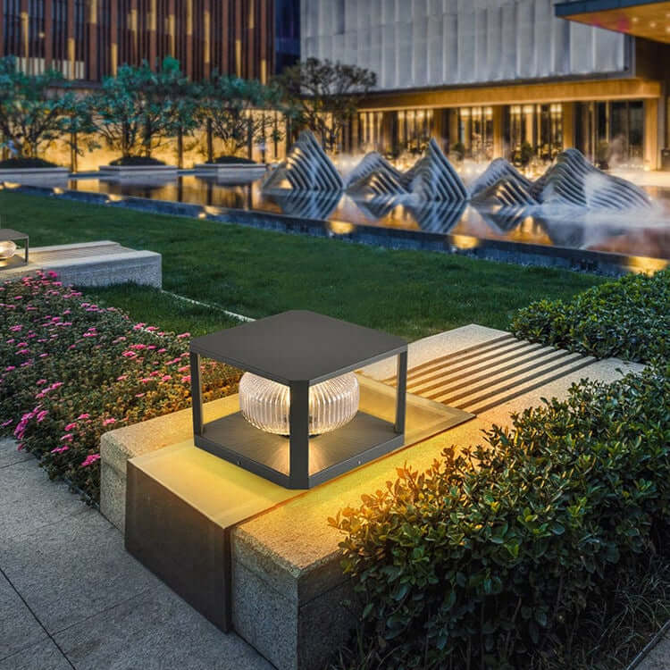 Aurinkopaneeleilla toimiva ulkovalaistus